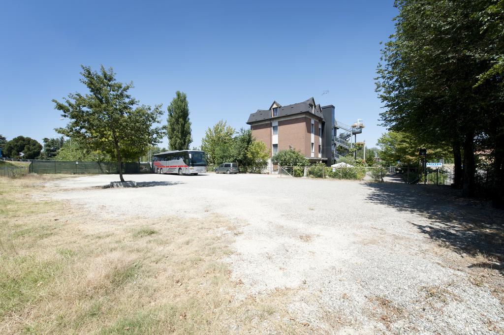 Hotel Caselle San Lazzaro di Savena Luaran gambar